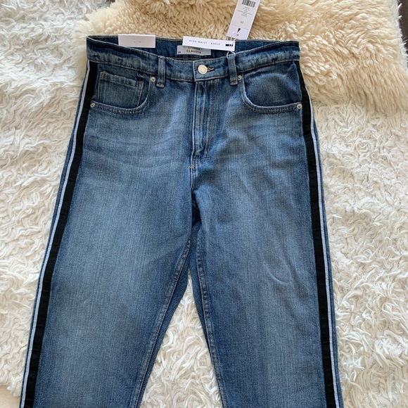 🌟 NEW WITH TAGS 🌟SLIM FIT HIGH RISE JEANS - Picture 2 of 3